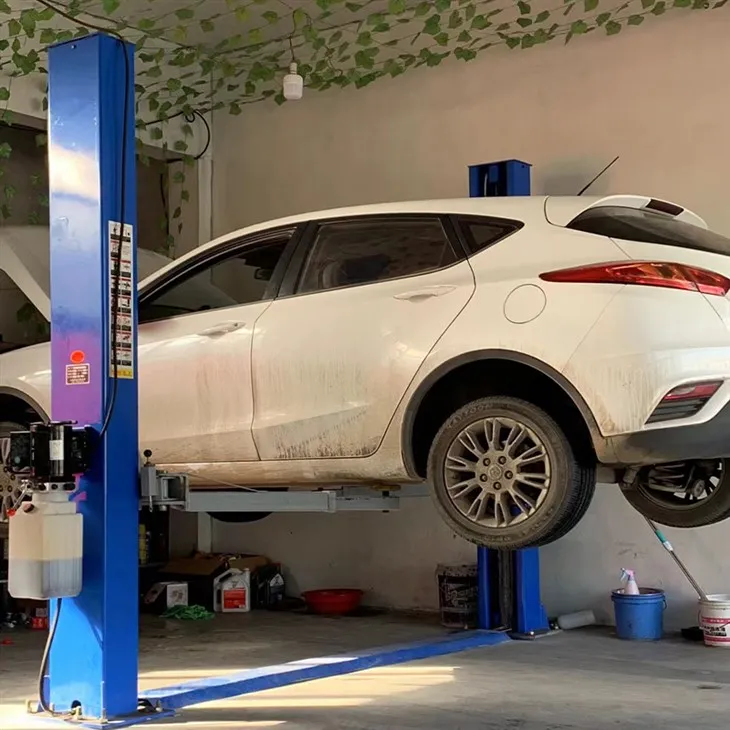 Dua Lif Kenderaan Pasca